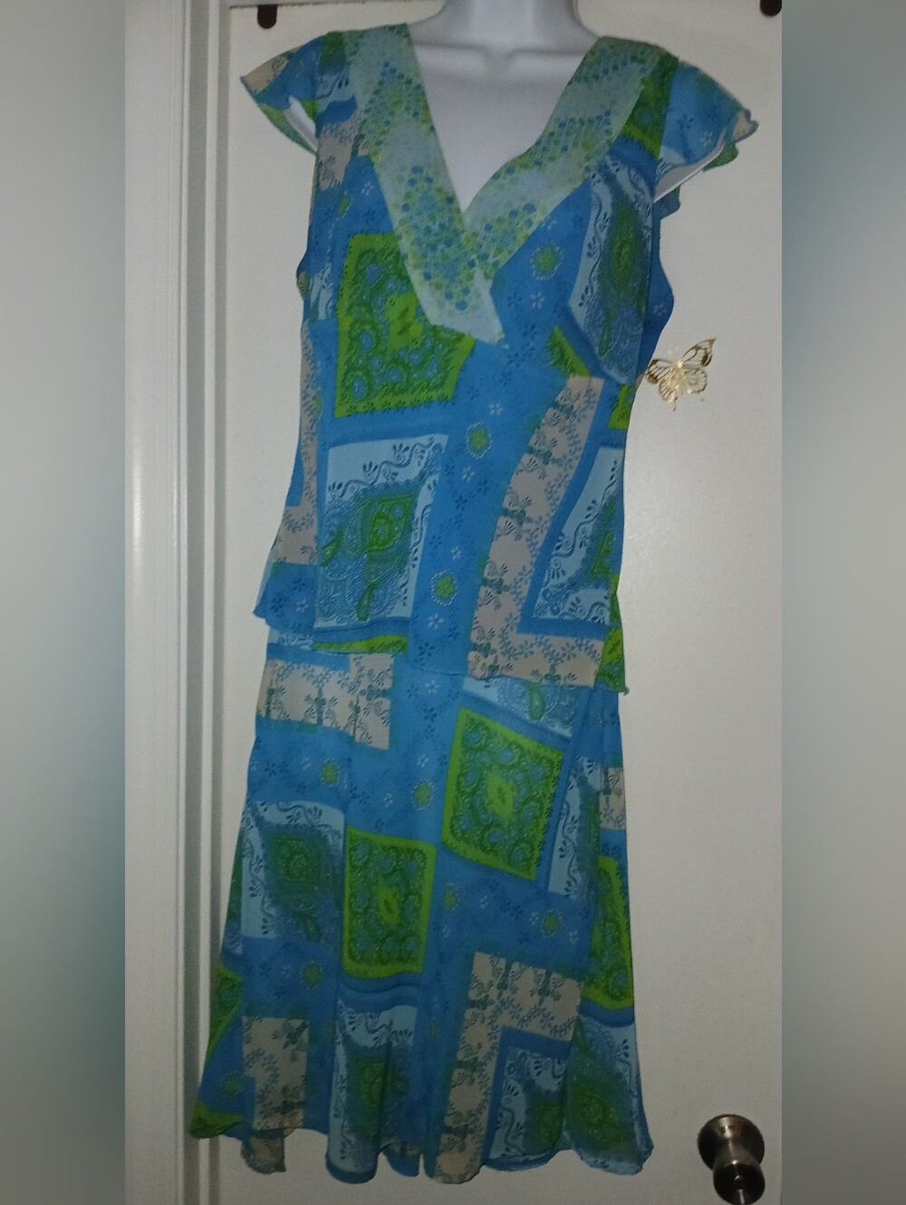 Pre-loved Women's Nine West Blue and Green Patterned Midi Skirt Set.